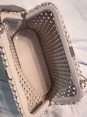 Woven Tote Handbag in Light Beige – Chic Everyday Carry